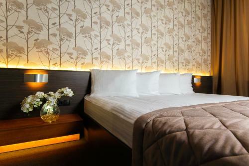 Jolly Alon Hotel