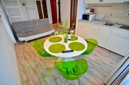 Summerland Happy Blue Apartments