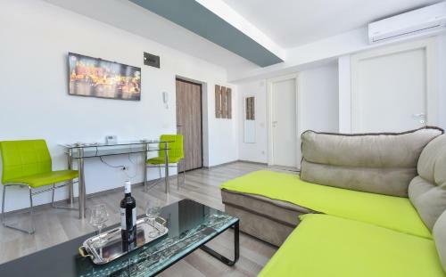 Hotel Harmony Suites