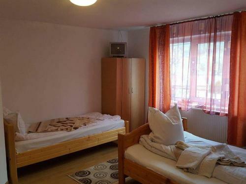 Hostal Pensiunea Cristomar