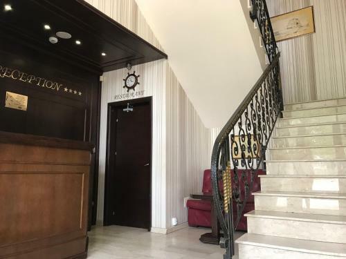 Hotel Golden Palace