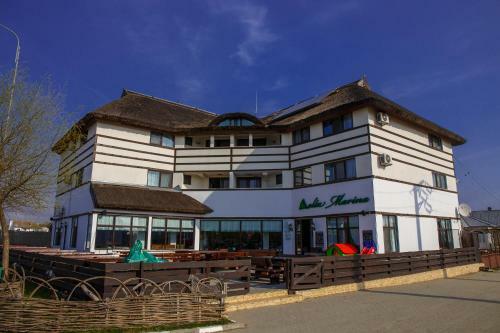 Hostal Complex Delta Marina