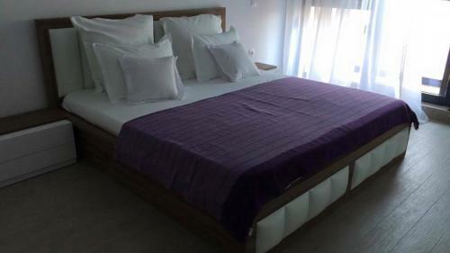 Sophia Sunset Lakeview Mamaia Apartment