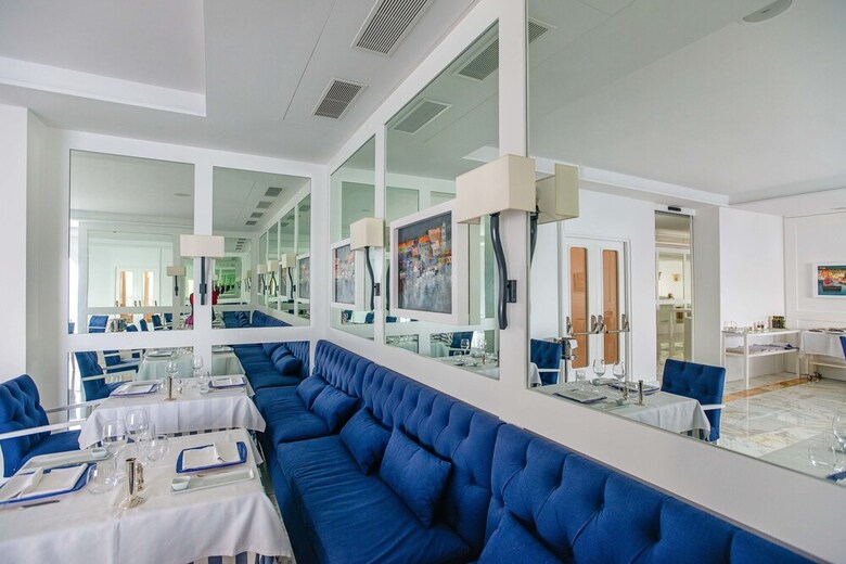 Grand Hotel Riviera(.)