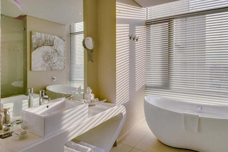 Crystal Towers Hotel And Spa