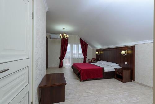 Hostal Udacha Plus Guest House