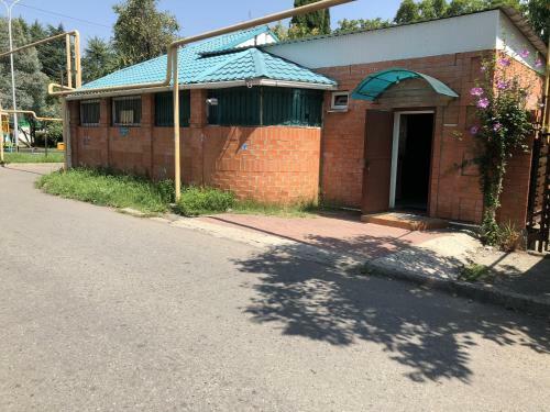 Hostal Guesthouse Azalia