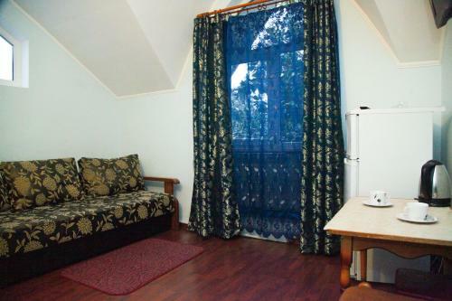 Hostal Guesthouse Azalia