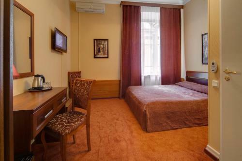 Sonata Hotel At Palace Square