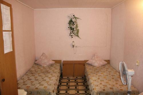 Hostal Esenya Guest House