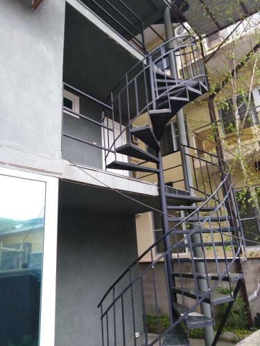 Hostal Ellaisa Guest House