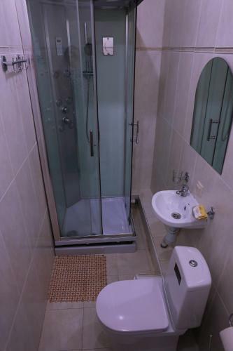 Hostal Ellaisa Guest House