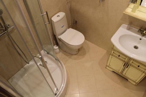 Hostal Dinastiya Guest House