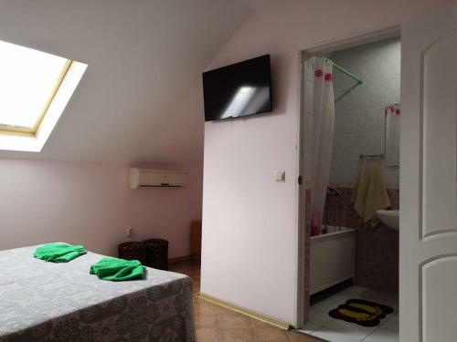 Hostal Anyuta Guest House