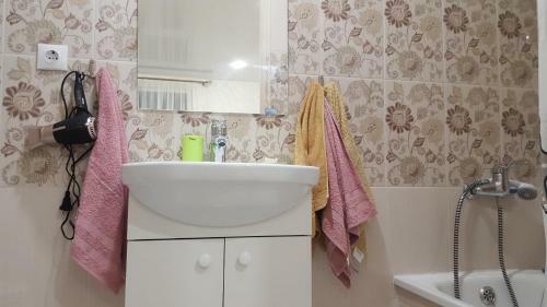 Hostal Anyuta Guest House
