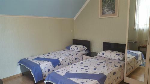 Hostal Anyuta Guest House