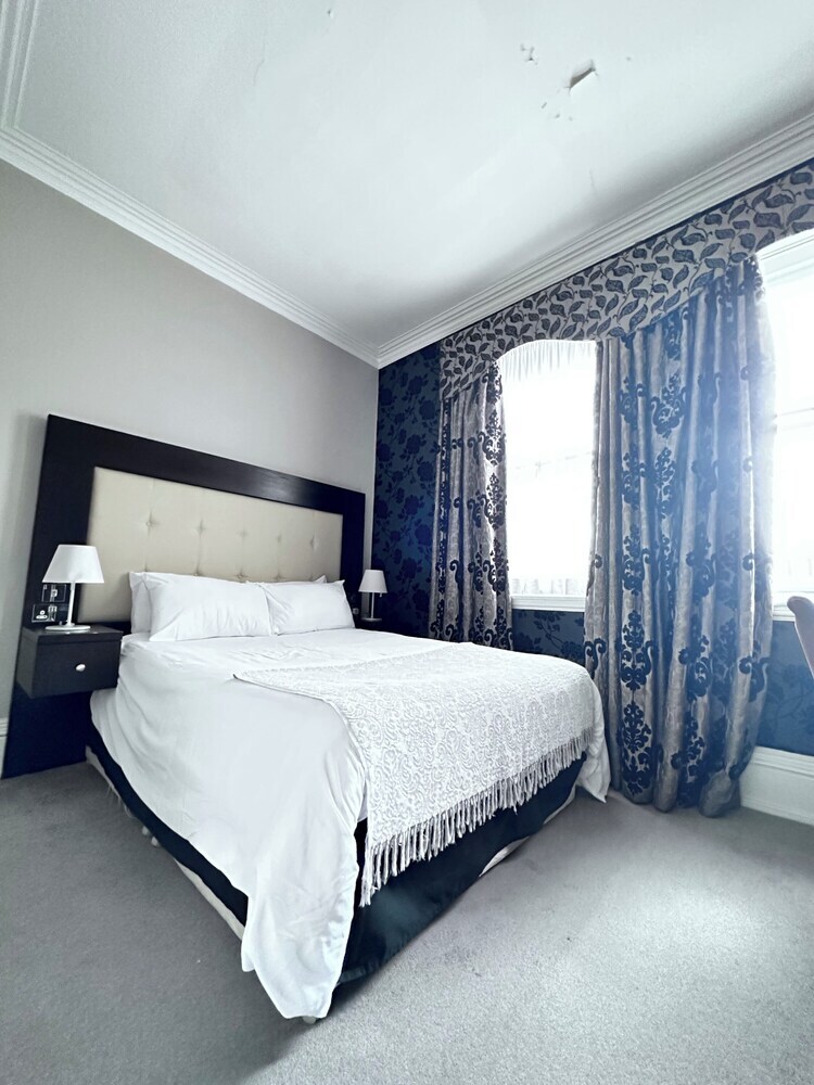 Cathedral Quarter Hotel(.)