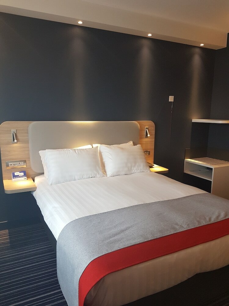 Hotel Holiday Inn Express Geneva Airport