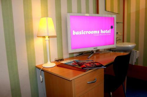 Basicrooms Hotel