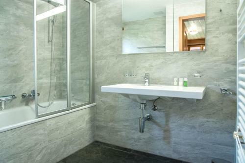 Apartment B�refalli 4.5 - Griwarent Ag