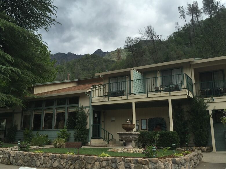 Hotel Cedar Lodge