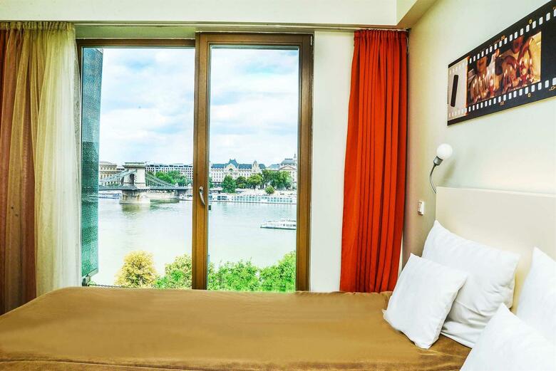 Lanchid 19 Design Hotel