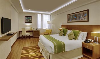 Hotel 32nd Milestone