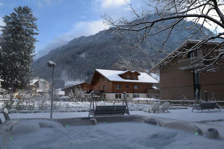 Alpenrose Hotel And Gardens