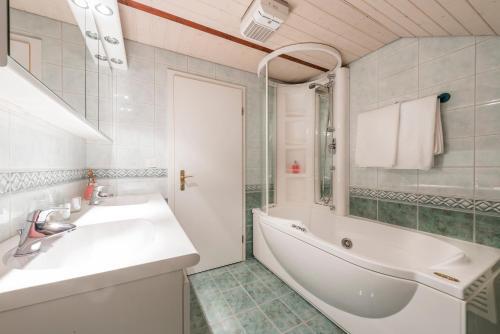 Chalet Stella Alpina - Hotel And Wellness