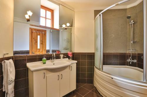 Kc Apartments By �?narlar