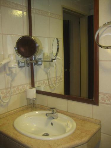Candan Beach Hotel