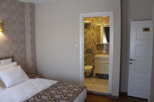 Hostal Ararat Hotel