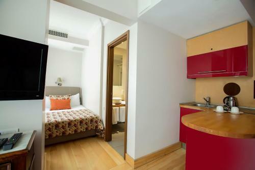 No11 Hotel & Apartments