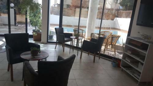 Bar?? Suite Hotel