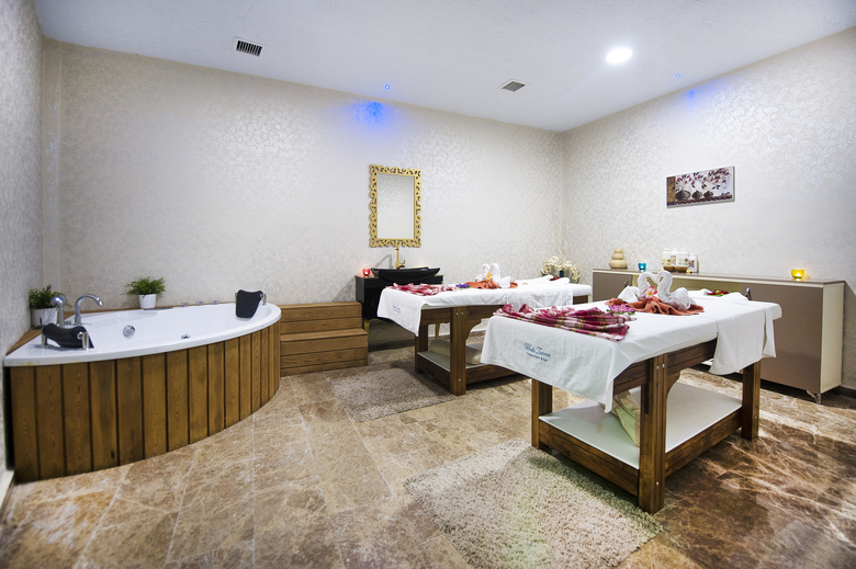 Hotel White Tuana
