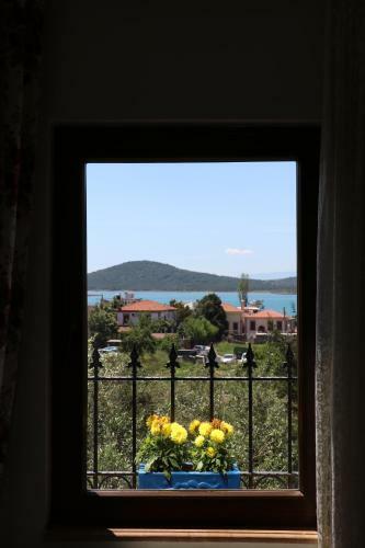 Hostal Cunda Nesos Hotel