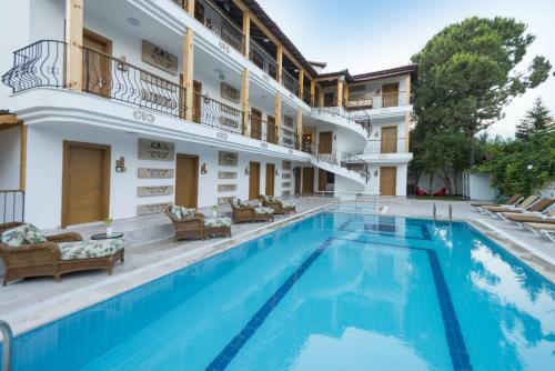 Amore Hotel Teki?rova