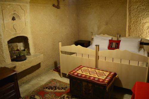 Stay In Peace Cave Hostel