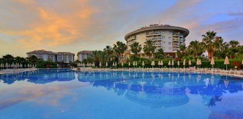 Hotel Sea World Resort & Spa