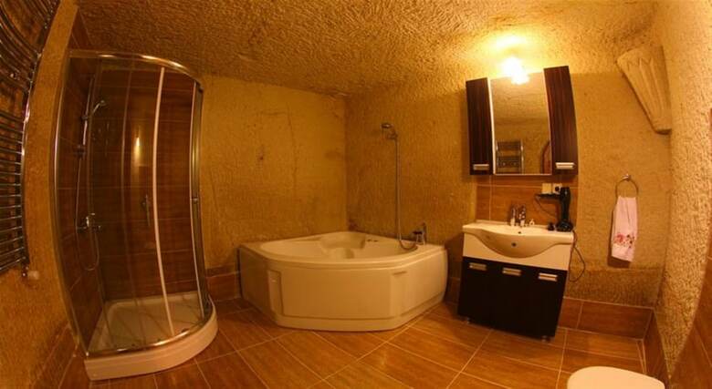 Posada Falcon Cave Suites