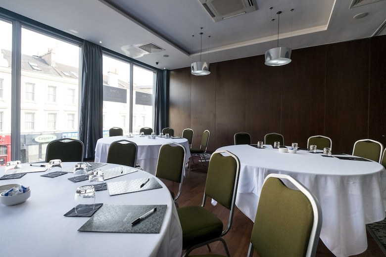 Hotel Lorne (i)