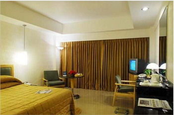 Hotel Savera