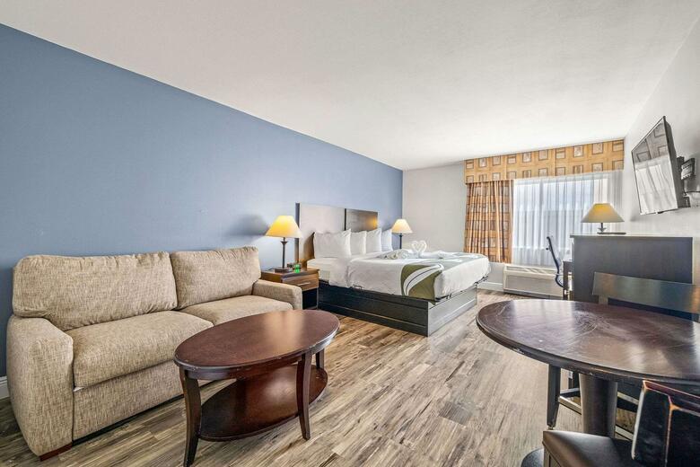 Hotel Quality Inn & Suites