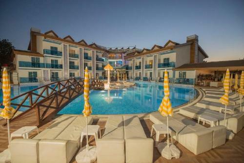 Ocean Blue High Class Hotel & Spa