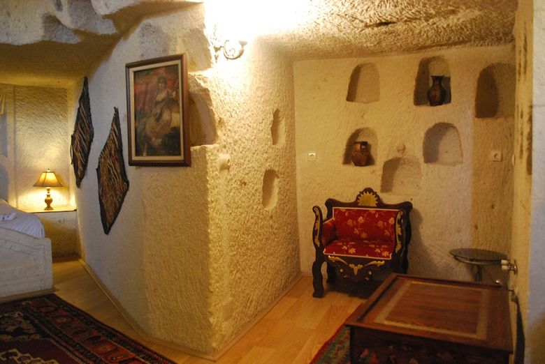 Posada Lalezar Cave Hotel
