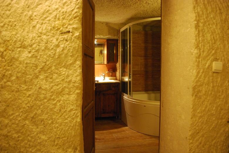 Posada Lalezar Cave Hotel