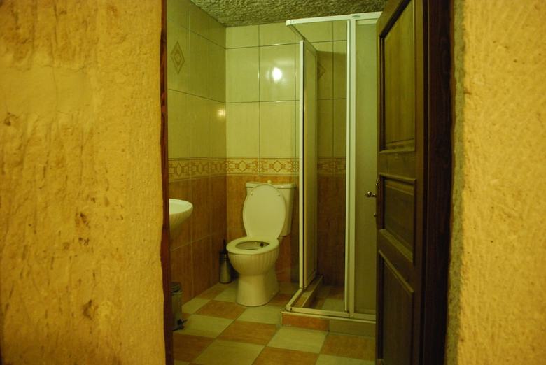 Posada Lalezar Cave Hotel