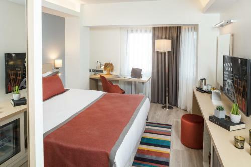 Yv Hotel