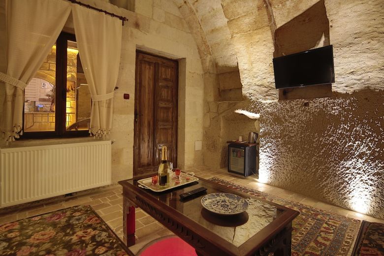 Hotel Mystic Cave House