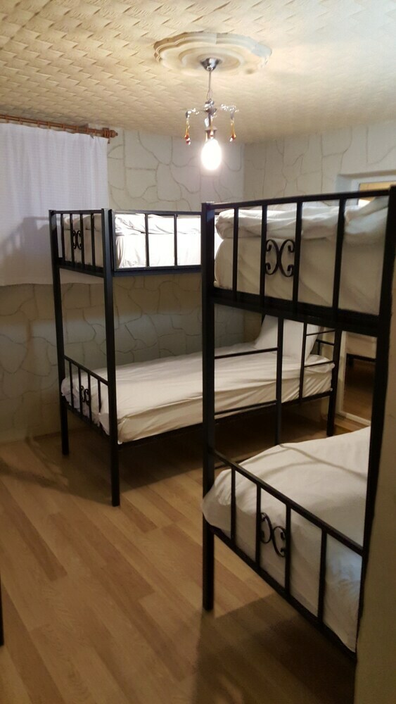 Hotel Whisper Cave House